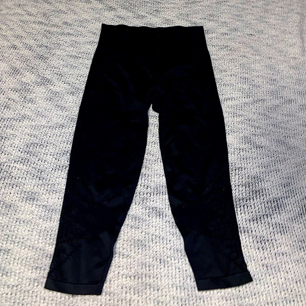 Large Black PINK Victoria’s Secret Seamless Legging with mesh detailing on ends